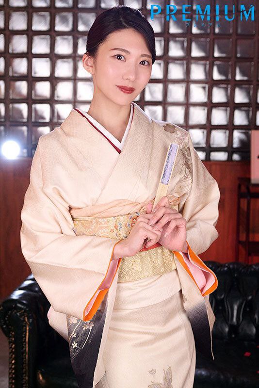 清纯甜美大学生小姐姐和中年大叔居家开操 假屌摩擦微毛美穴 骑乘后入抽插边揉奶子 从下往上视角进出抽插